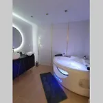 Nid D'amour Baignoire/jacuzzi *