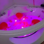 Nid D'amour Baignoire/jacuzzi Daire