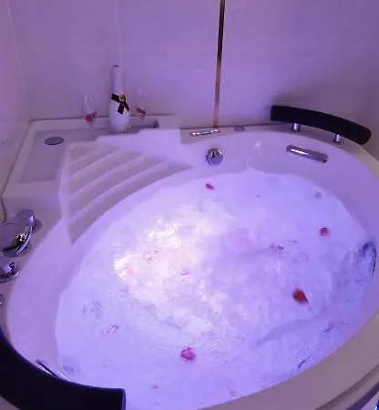 Nid D'amour Baignoire/jacuzzi Apartment *