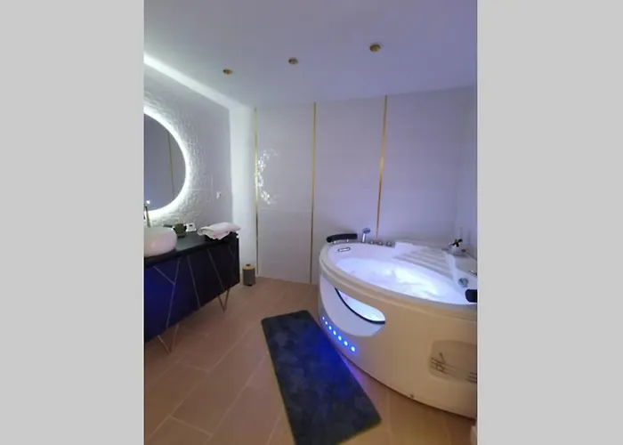 Nid D'amour Baignoire/jacuzzi *