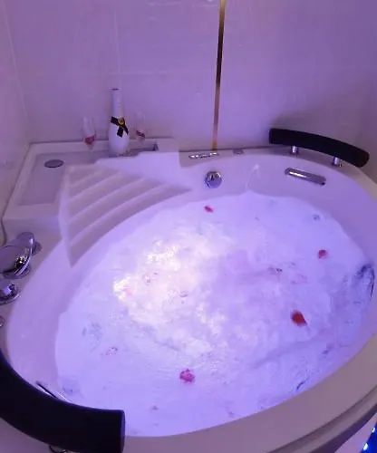 Nid D'amour Baignoire/jacuzzi Apartment *